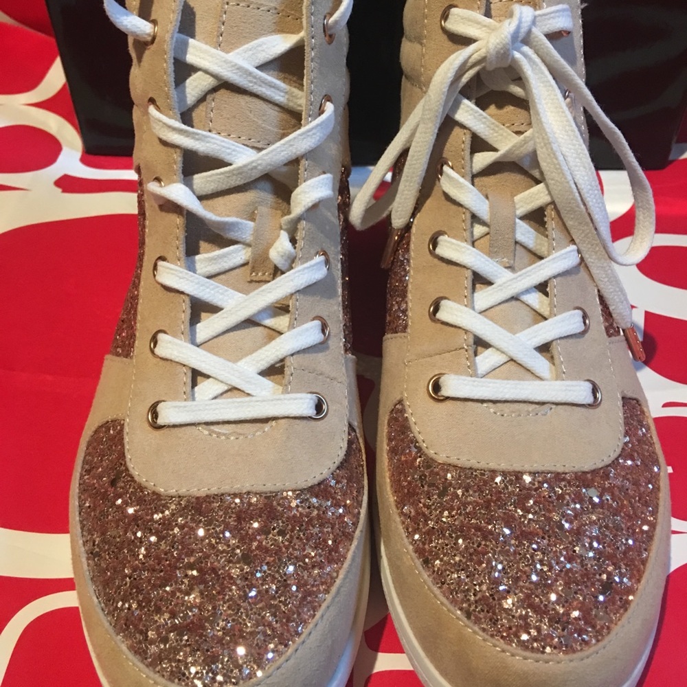 Guess sneakers size 7 1/2